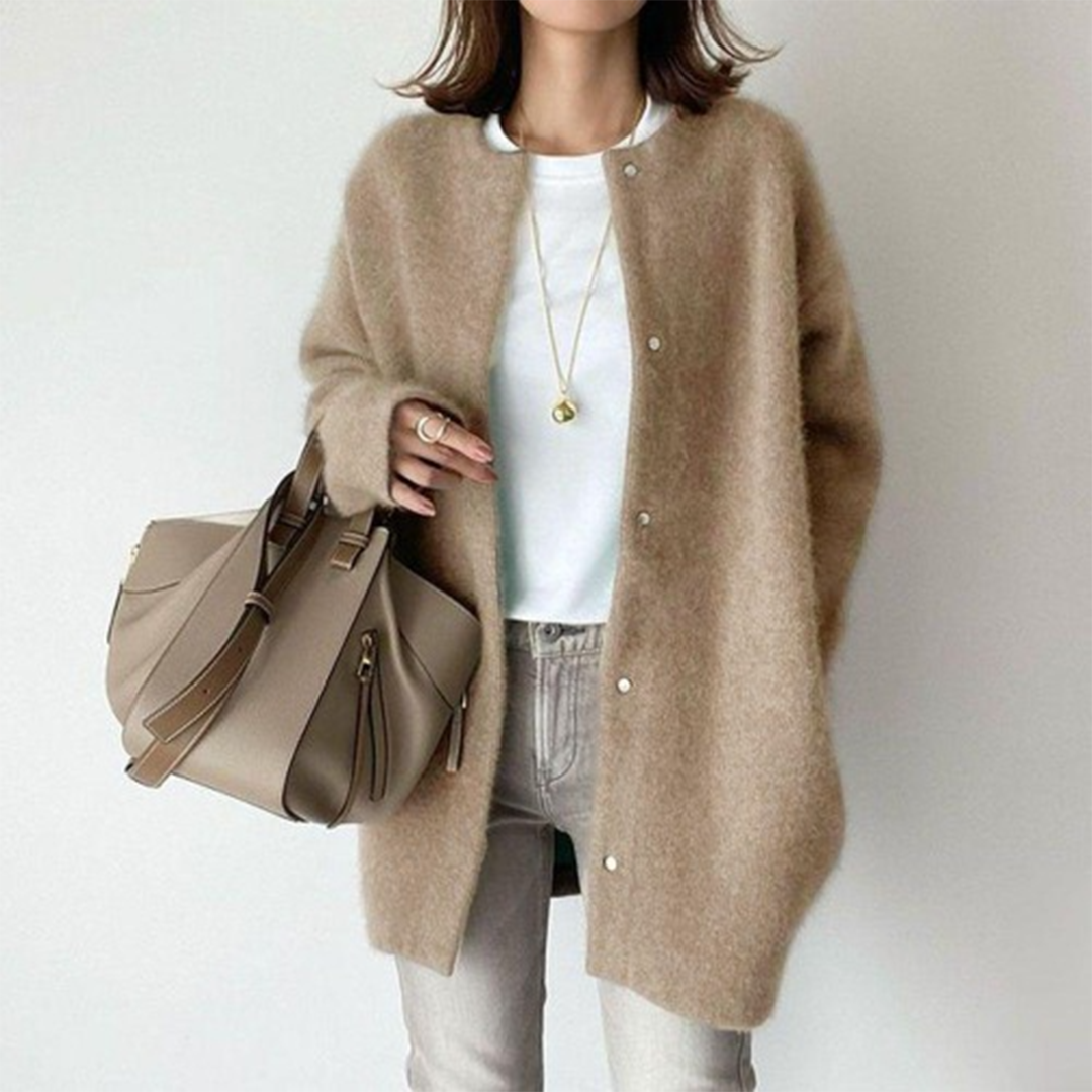 Women’s Warm Winter Cardigan Cozy Relaxed Fit Design