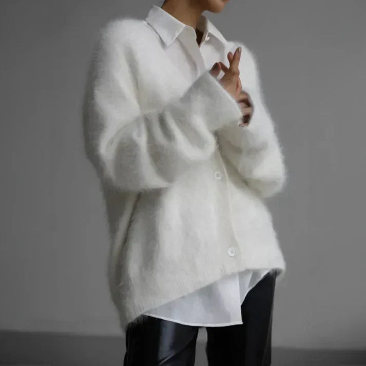 Women's Timeless Elegance Cashmere Loose-Fit Button Jumper